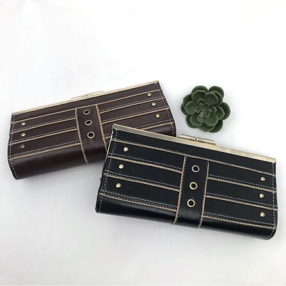 Bundle of 2 Brown and Black Grommet Clasp Clutches - Picture 2 of 16